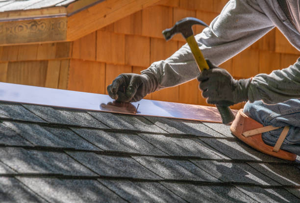 Best Roof Moss and Algae Removal  in Urbancrest, OH